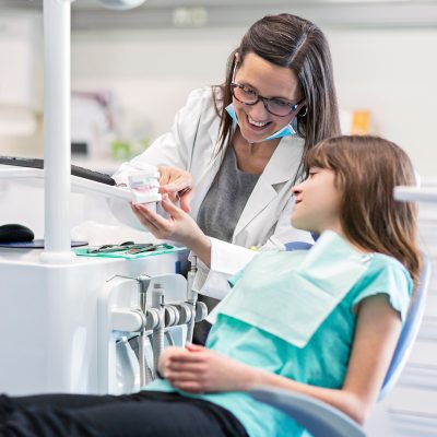 5 Habits Of Highly Effective Dental Assistants